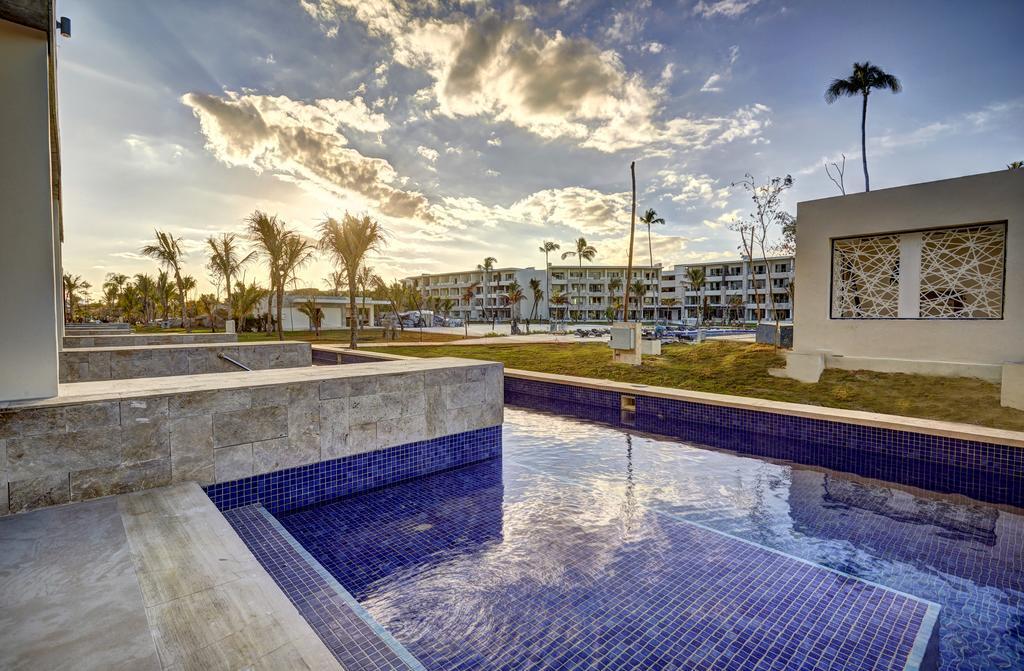 Hotel Royalton Bavaro Exterior photo